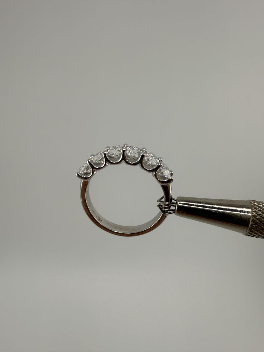 Pierścionek Eternity Ring